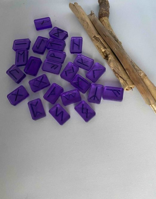 runes violettes